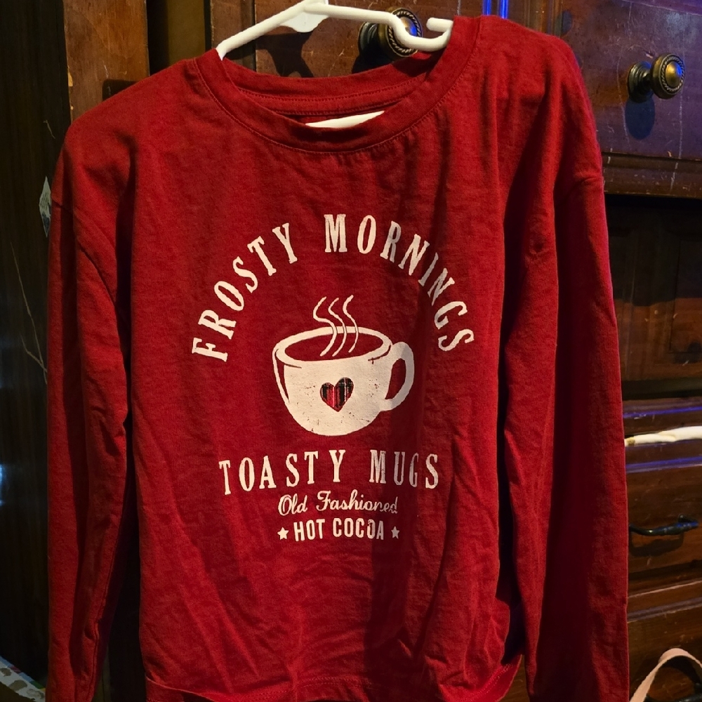 !!.              Girls Size 8 Red Long Sleeve Graphic Tee